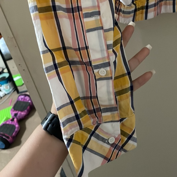 T.I.M.I.N.G Button Up Crop Top - Picture 3 of 7